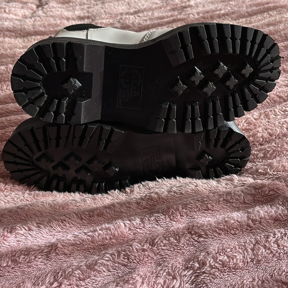 2976 Quad Platform Chelsea Boot (Unisex) Doc Martens - Picture 4 of 7